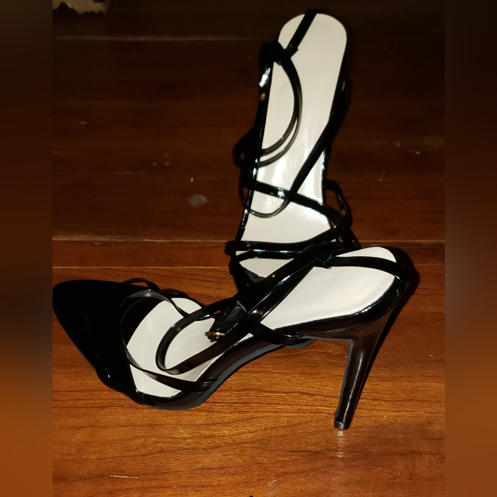 NIP Black Womens Stiletto Heels Size 8 (euro size 39)